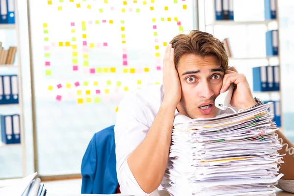 Busy businessman working in the office — Stock Photo, Image