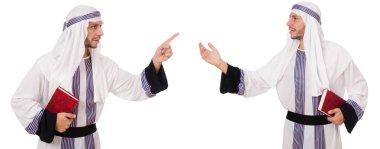 Arap adam beyaz izole Kur'an ile