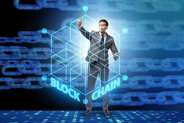 Joven empresario en innovador concepto blockchain — Foto de Stock