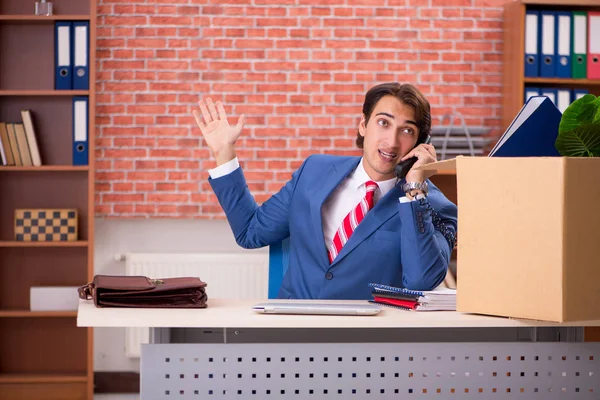 Empregado bem sucedido recebendo novo emprego — Fotografia de Stock