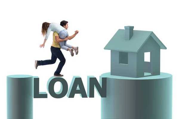 Pojęcie rodziny, biorąc kredyt hipoteczny na dom — Zdjęcie stockowe