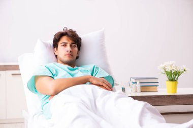 Yakışıklı delikanlı hastanede kalacak 