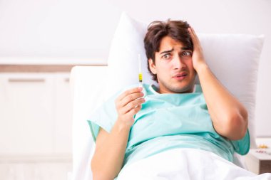 Yakışıklı delikanlı hastanede kalacak 