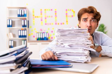 Aşırı işten acı bir genç yaş  