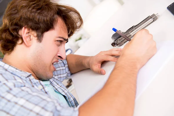 Jonge man in depressie, zelfmoord — Stockfoto