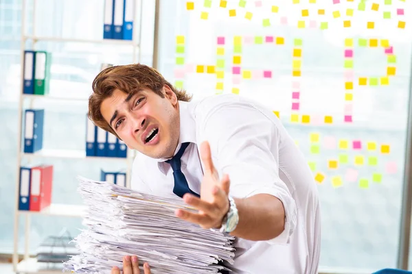 Busy businessman working in the office — Stock Photo, Image