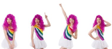 Beyaz izole peruk kadınla 