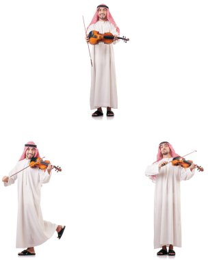 Arap adam beyaz izole keman çalıyor