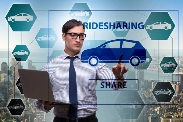 Empresario en concepto de carpooling y carsharing —  Fotos de Stock