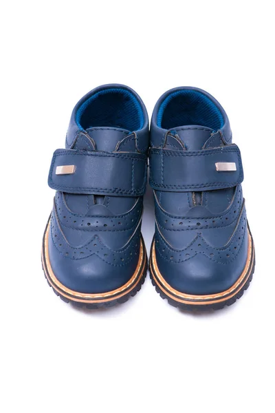 Scarpe bambino blu isolate su sfondo bianco — Foto Stock