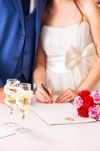 Ceremonia de boda con esposa y marido —  Fotos de Stock