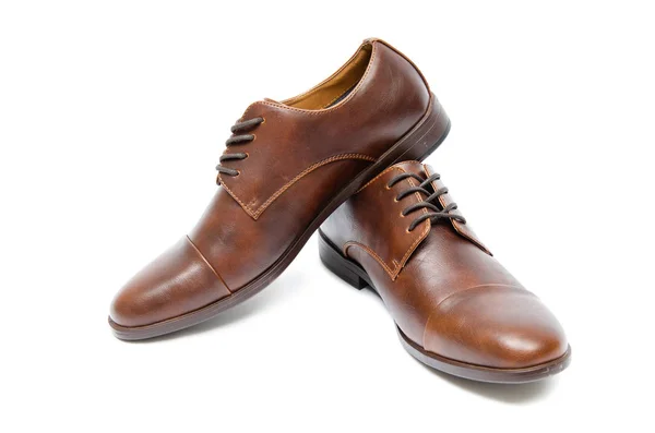 Kahverengi ayakkabılar beyaz arkaplanda izole edilmiş — Stok fotoğraf