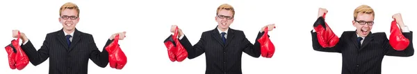 Empleado joven con guantes de boxeo aislados en blanco —  Fotos de Stock