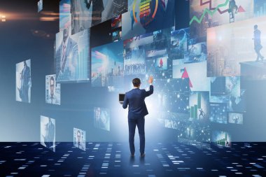 Streaming video ile işadamı kavramı