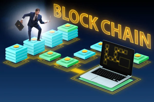 Mylić pracownika o koncepcji blockchain — Zdjęcie stockowe