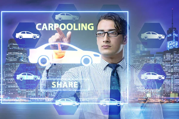 Empresario en concepto de carpooling y carsharing —  Fotos de Stock