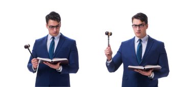 Beyaz arka planda tokmağı olan avukat hukuk öğrencisi.