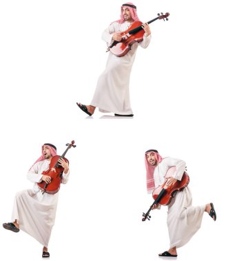 Arap adam beyaz izole Çello çalan 