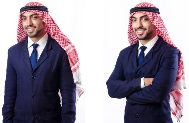 Beyaz izole takım elbiseli Arap adam 