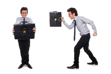 Evrak çantalı genç bir çalışan beyaza izole edilmiş.