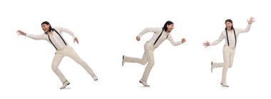 Beyazda izole edilmiş komik bir adam.