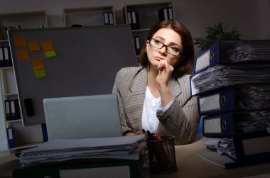 Kadın işçilerin aşırı işten acı