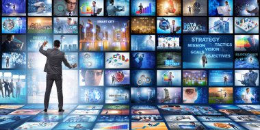 Streaming video ile işadamı kavramı