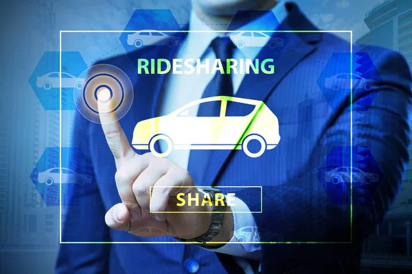 Uomo d'affari nel concetto di carpooling e carsharing — Foto Stock