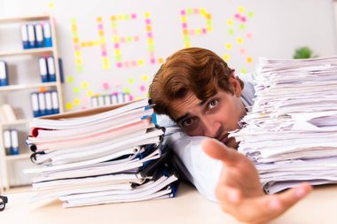 Aşırı işten acı bir genç yaş  