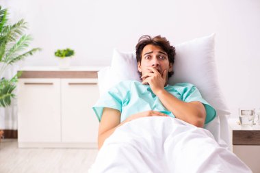 Yakışıklı delikanlı hastanede kalacak 