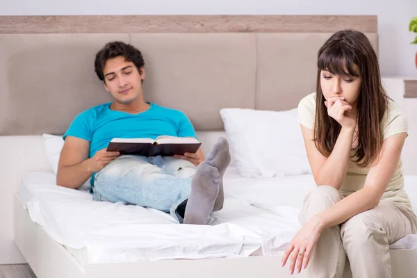 Young family having problems in relationships — Stock Photo, Image