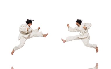 Karate dövüşçüsü beyaz üzerine izole