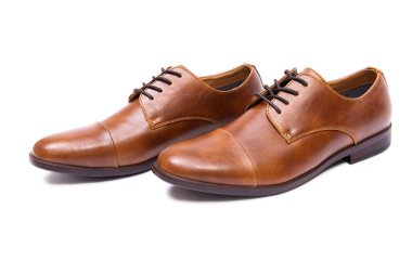 Kahverengi ayakkabılar beyaz arkaplanda izole edilmiş