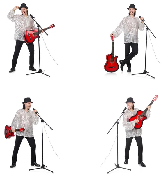 Ung man spela gitarr och sjunga — Stockfoto