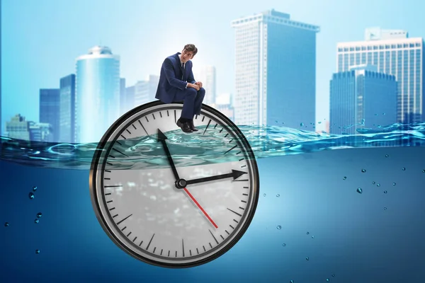 Affärsman i tidsfristen och time management koncept — Stockfoto