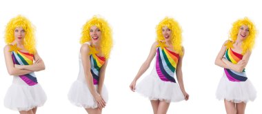 Beyaz izole peruk kadınla 