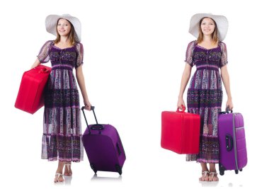 Bavul üzerinde beyaz izole olan kadın