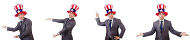 adam beyaz izole Amerikan şapka ile 