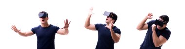 Sanal gerçeklik Vr gözlük izole o giyen genç yakışıklı adam