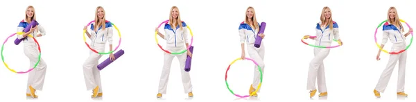 Krásná žena s hula hoop izolované na bílém — Stock fotografie