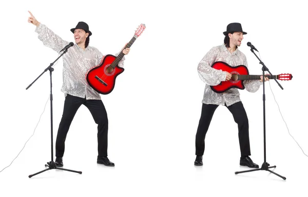 Joven tocando la guitarra y cantando — Foto de Stock