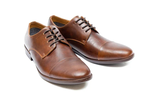 Bruine schoenen geïsoleerd op witte achtergrond — Stockfoto