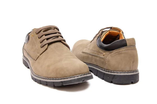 Zapatos de gamuza marrón aislados sobre fondo blanco —  Fotos de Stock