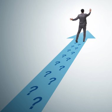 Soru patika üzerinde çekip işadamı