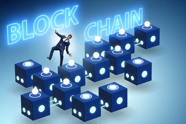 Blockchain concepto innovador con hombre de negocios — Foto de Stock