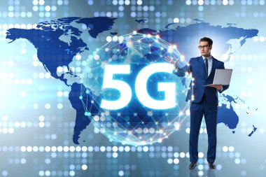 5g Internet kavramı düğmelere basarak işadamı ile