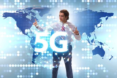 5g Internet kavramı düğmelere basarak işadamı ile