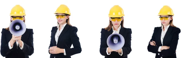 Construtora feminina com megafone isolado em branco — Fotografia de Stock