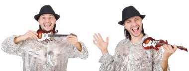 Yakışıklı delikanlı küçük gitar çalmak 