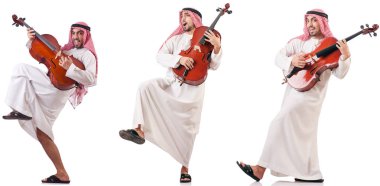 Arap adam beyaz izole Çello çalan 